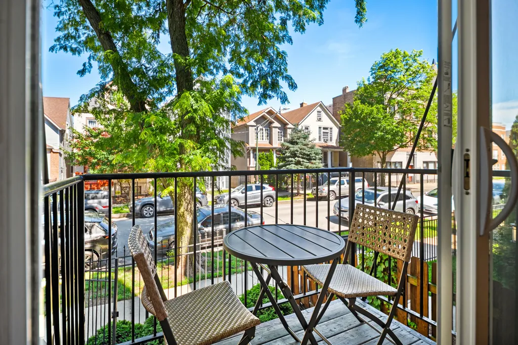 1712 North Albany Avenue Chicago IL 60647