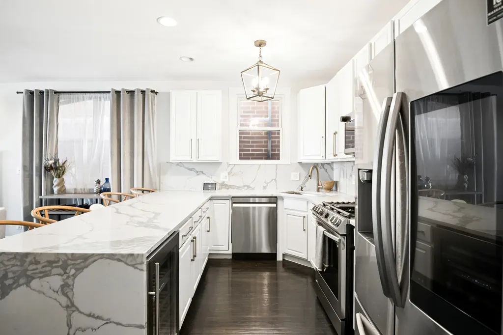 1712 North Albany Avenue Chicago IL 60647