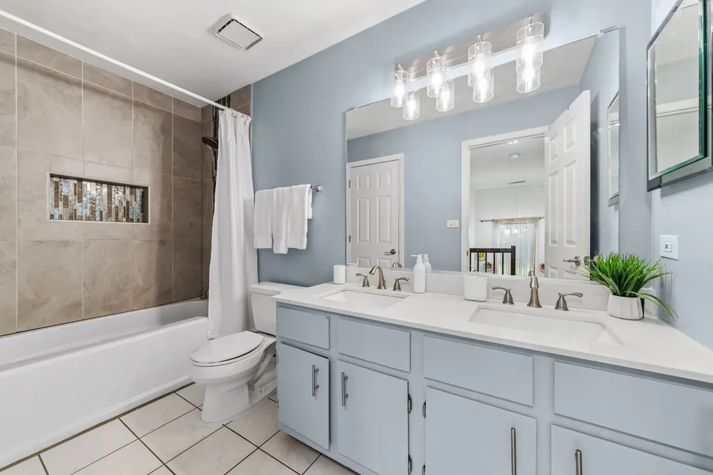 1726 Southbridge Court Schaumburg IL 60194