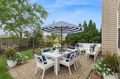 1726 Southbridge Court Schaumburg IL 60194