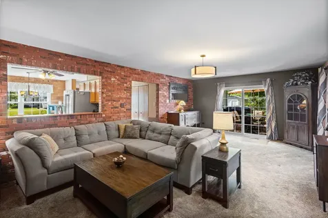 1006 Lindsay Street Joliet IL 60431