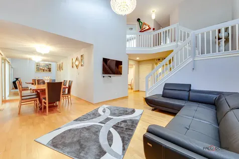3209 North Daniels Court Arlington Heights IL 60004