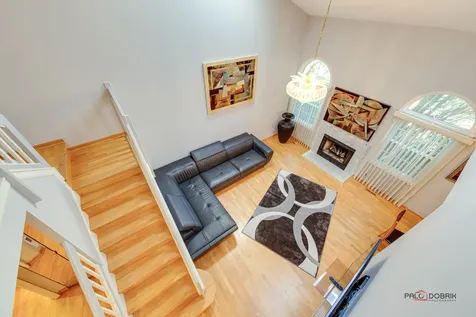3209 North Daniels Court Arlington Heights IL 60004