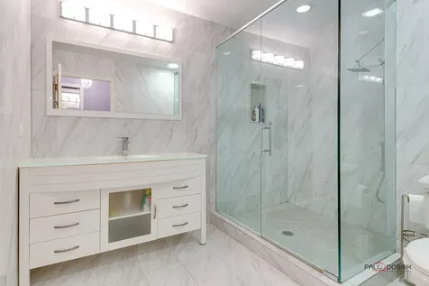 3209 North Daniels Court Arlington Heights IL 60004