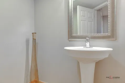 3209 North Daniels Court Arlington Heights IL 60004