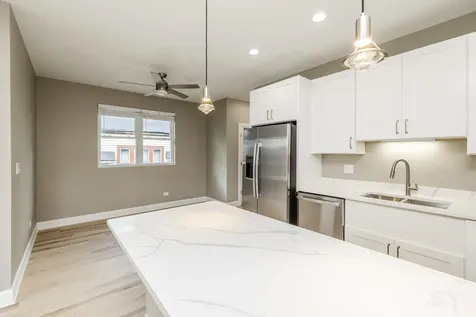 725 North Waller Avenue Chicago IL 60644