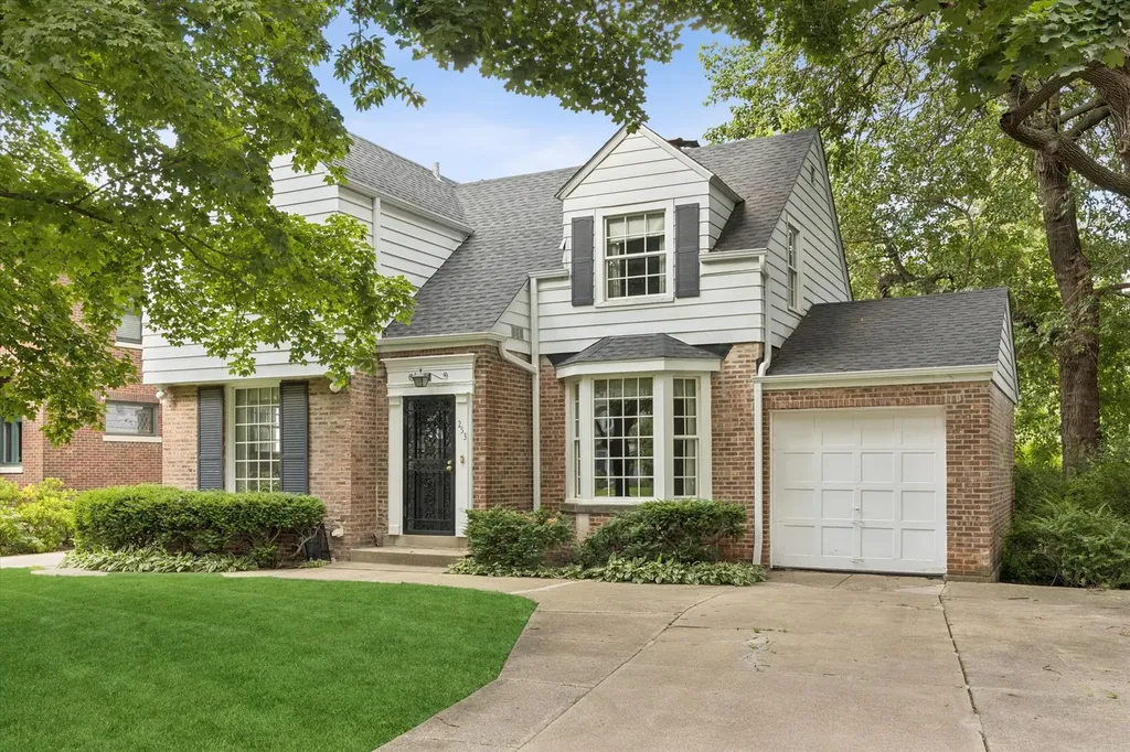 253 Northwood Road Riverside IL 60546