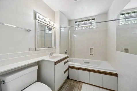 253 Northwood Road Riverside IL 60546