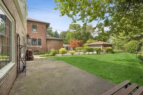 253 Northwood Road Riverside IL 60546