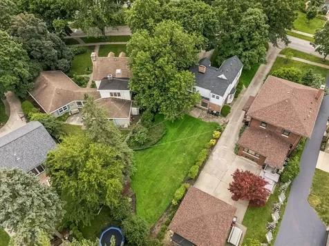 253 Northwood Road Riverside IL 60546