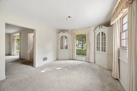 253 Northwood Road Riverside IL 60546