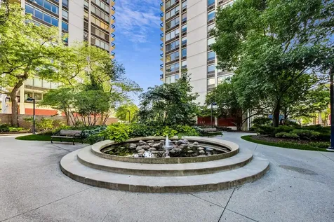 1355 North Sandburg Terrace Chicago IL 60610