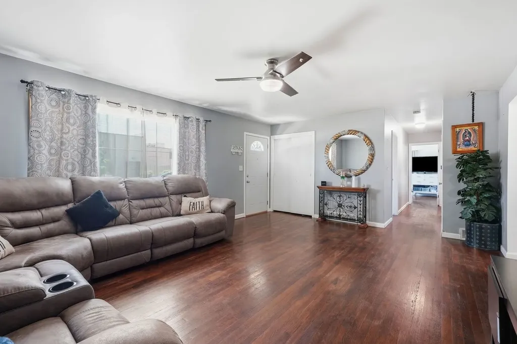 850 Austin Avenue Aurora IL 60505