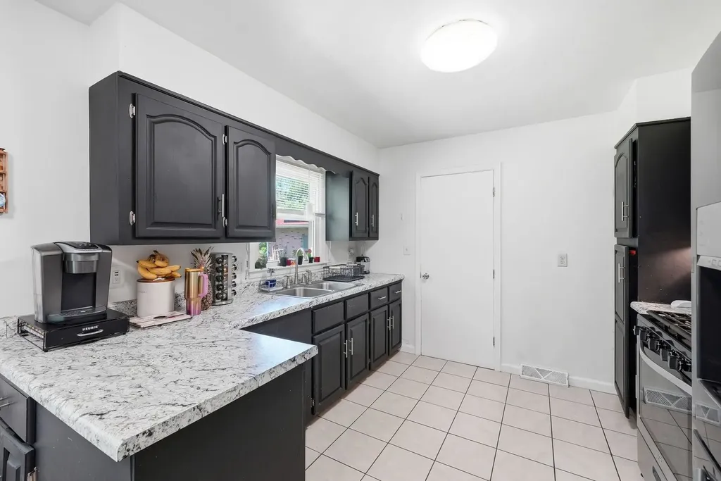 850 Austin Avenue Aurora IL 60505