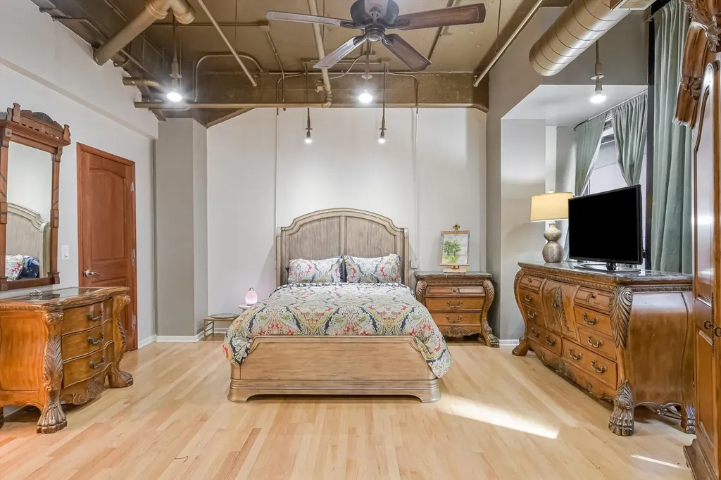 124 West Polk Street Chicago IL 60605
