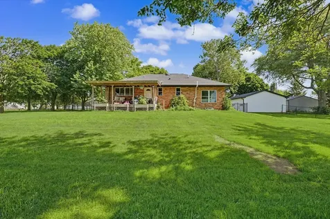 1413 East 2950 North Road Mansfield IL 61854