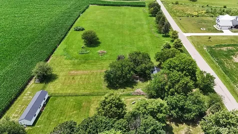 1413 East 2950 North Road Mansfield IL 61854