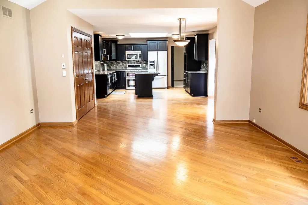 17245 Grange Drive Orland Park IL 60467