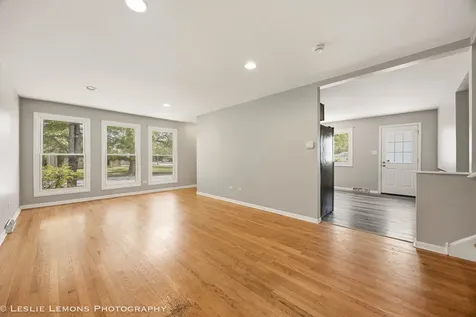 16388 Terry Lane Oak Forest IL 60452