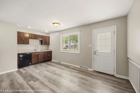 16388 Terry Lane Oak Forest IL 60452