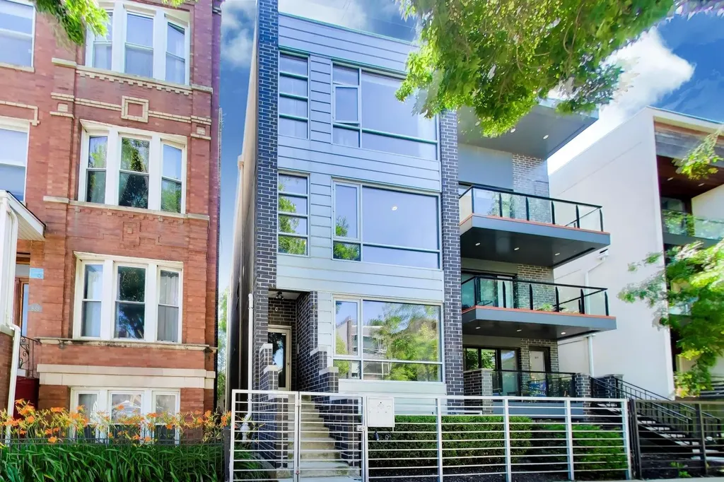 879 North Marshfield Avenue Chicago IL 60622