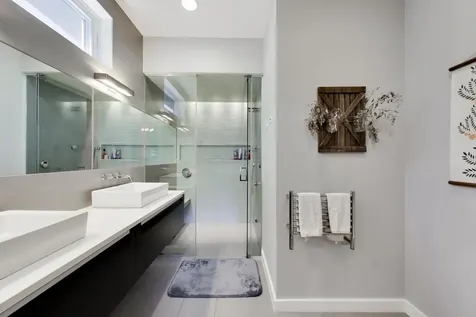 879 North Marshfield Avenue Chicago IL 60622
