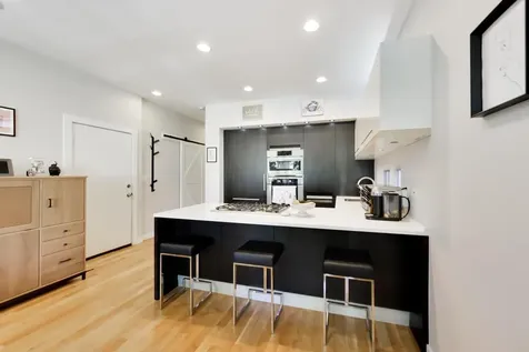 879 North Marshfield Avenue Chicago IL 60622