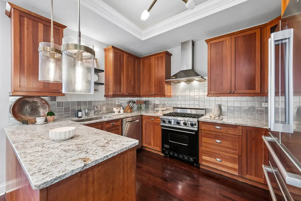 3635 North Hermitage Avenue Chicago IL 60613