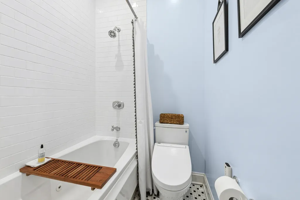 3635 North Hermitage Avenue Chicago IL 60613
