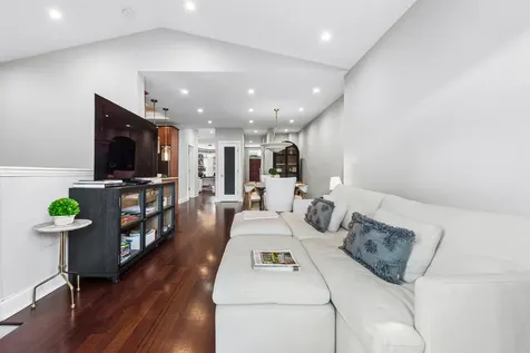 3635 North Hermitage Avenue Chicago IL 60613
