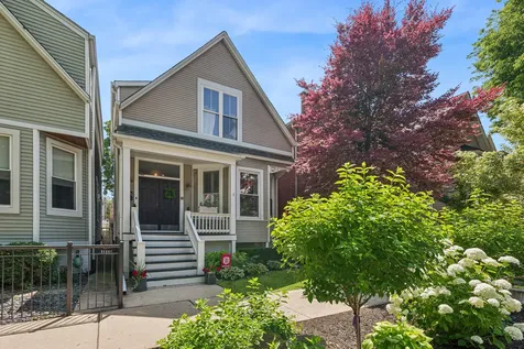 3635 North Hermitage Avenue Chicago IL 60613