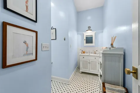 3635 North Hermitage Avenue Chicago IL 60613