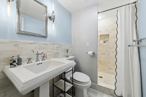 3635 North Hermitage Avenue Chicago IL 60613
