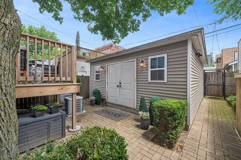3635 North Hermitage Avenue Chicago IL 60613