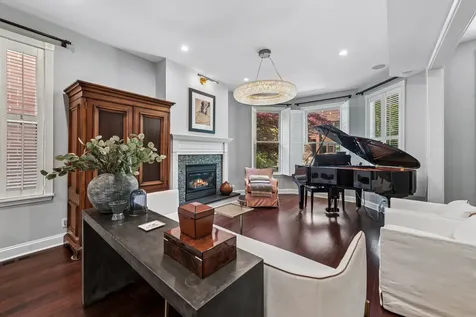 3635 North Hermitage Avenue Chicago IL 60613