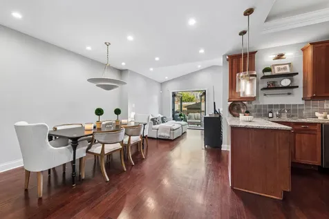 3635 North Hermitage Avenue Chicago IL 60613