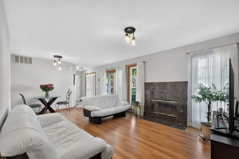 2020 North Stillwater Road Arlington Heights IL 60004
