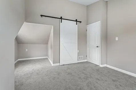 521 Mccarthy Road Lemont IL 60439