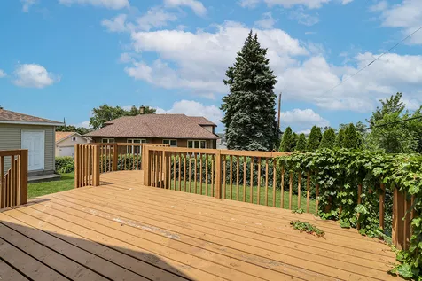521 Mccarthy Road Lemont IL 60439
