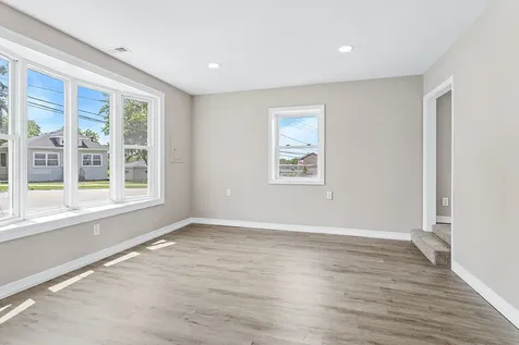 521 Mccarthy Road Lemont IL 60439