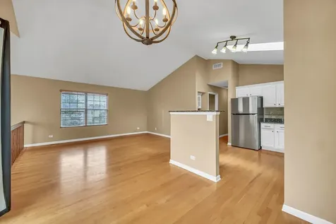 581 Le Parc Circle Buffalo Grove IL 60089