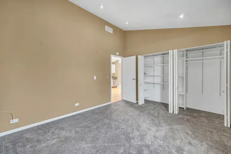 581 Le Parc Circle Buffalo Grove IL 60089