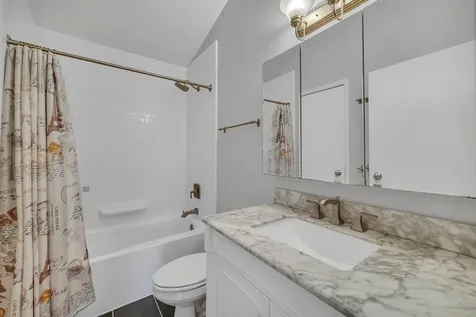 581 Le Parc Circle Buffalo Grove IL 60089