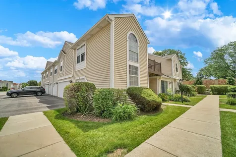 581 Le Parc Circle Buffalo Grove IL 60089