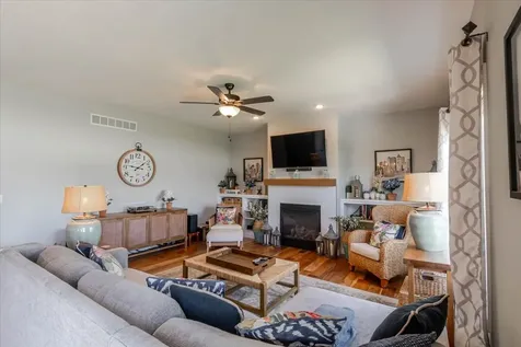 1304 Staghorne Way Bloomington IL 61705
