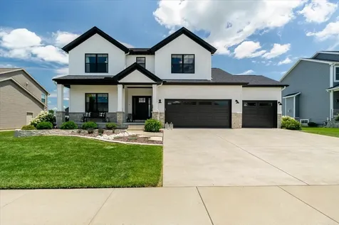 1304 Staghorne Way Bloomington IL 61705