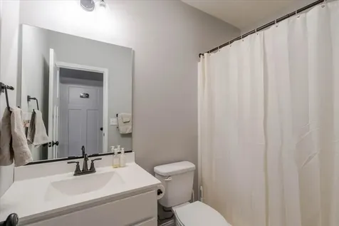 1304 Staghorne Way Bloomington IL 61705