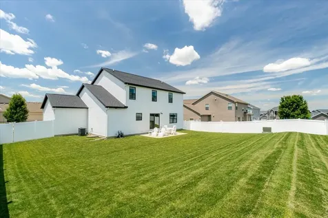 1304 Staghorne Way Bloomington IL 61705
