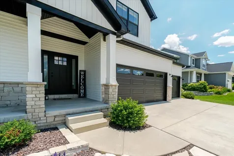 1304 Staghorne Way Bloomington IL 61705