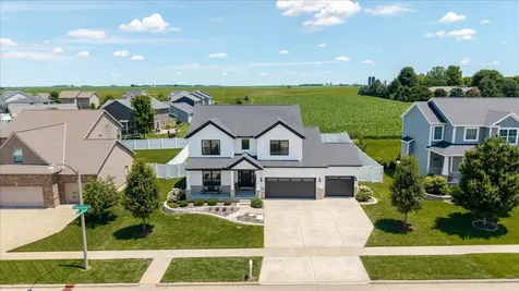 1304 Staghorne Way Bloomington IL 61705